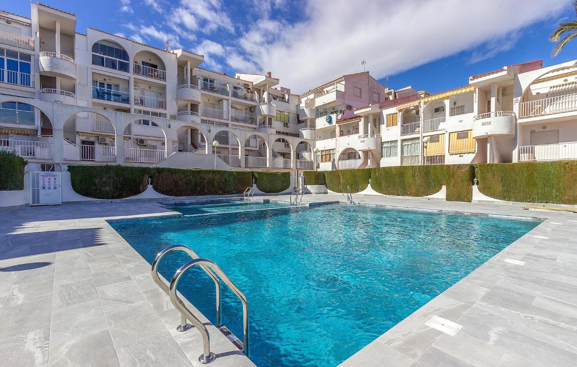 1 Bedroom Cozy Apartment In Torrevieja Exterior foto